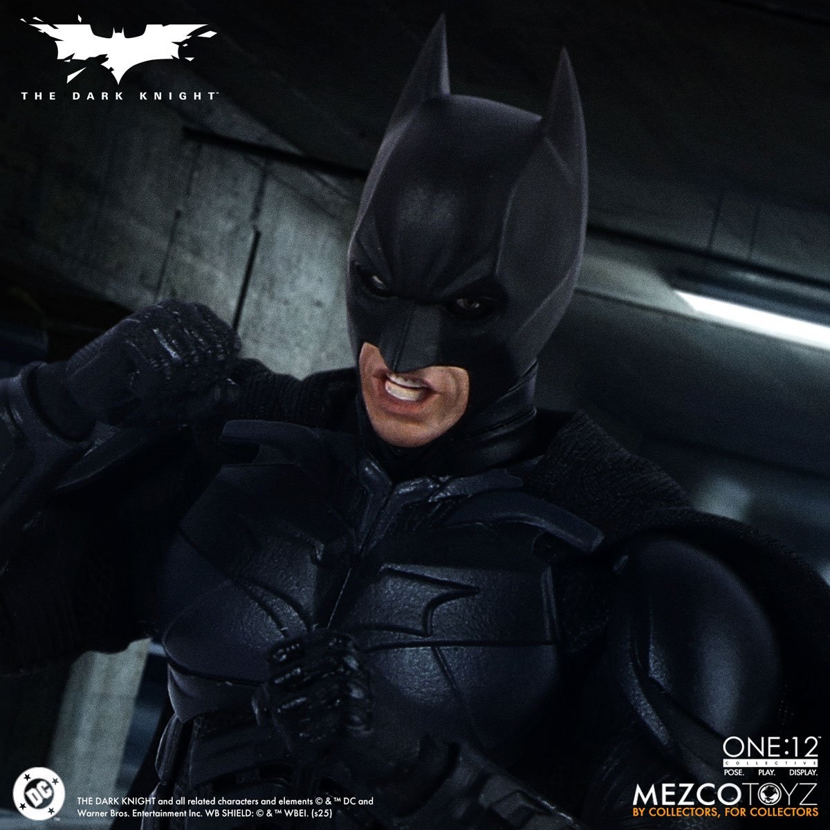 Mezco The Dark Knight Batman One:12 Collective Action Figure
