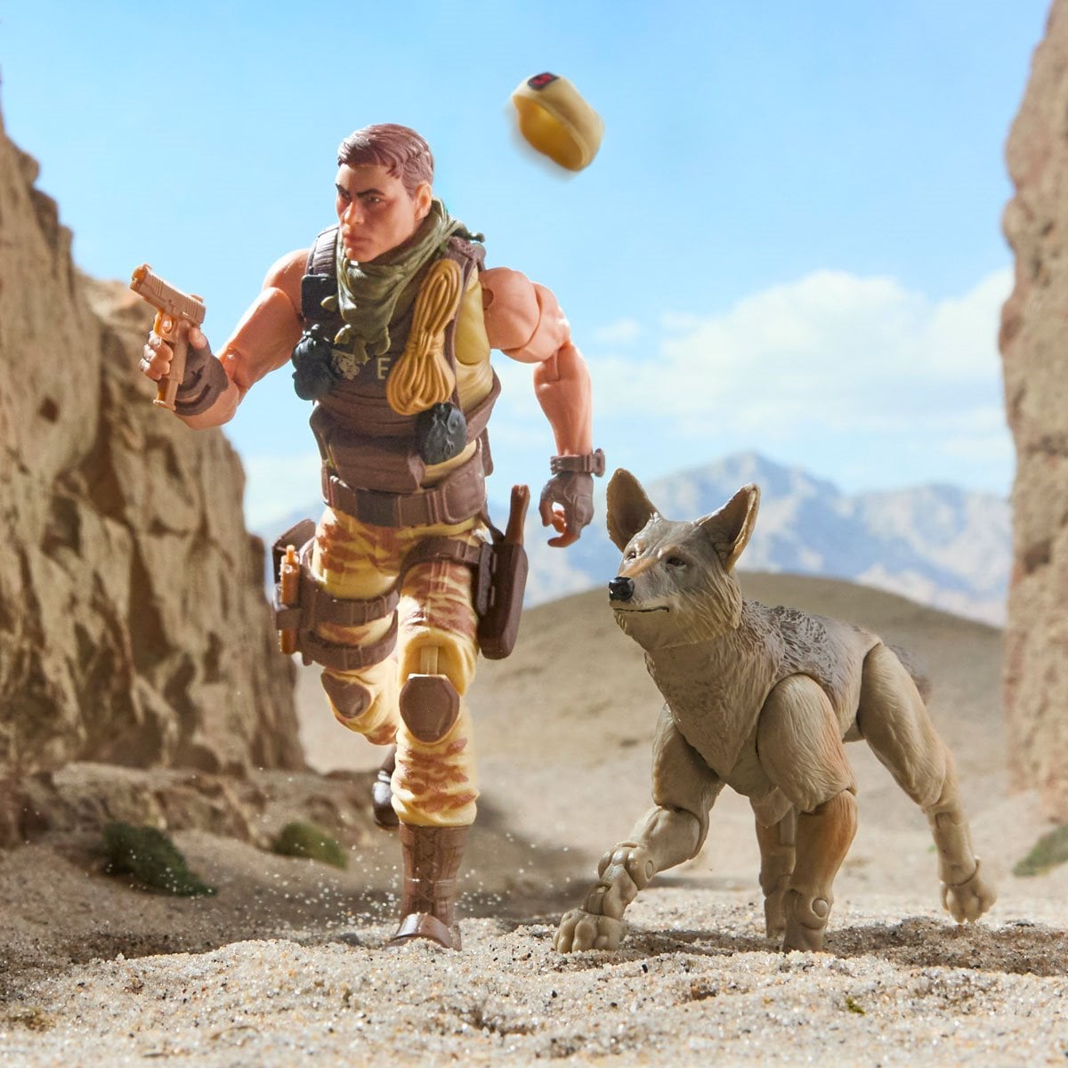 G.I. Joe Classified Series #217 Dusty & Coyote Sandstorm 6-Inch Action Figure and Pet