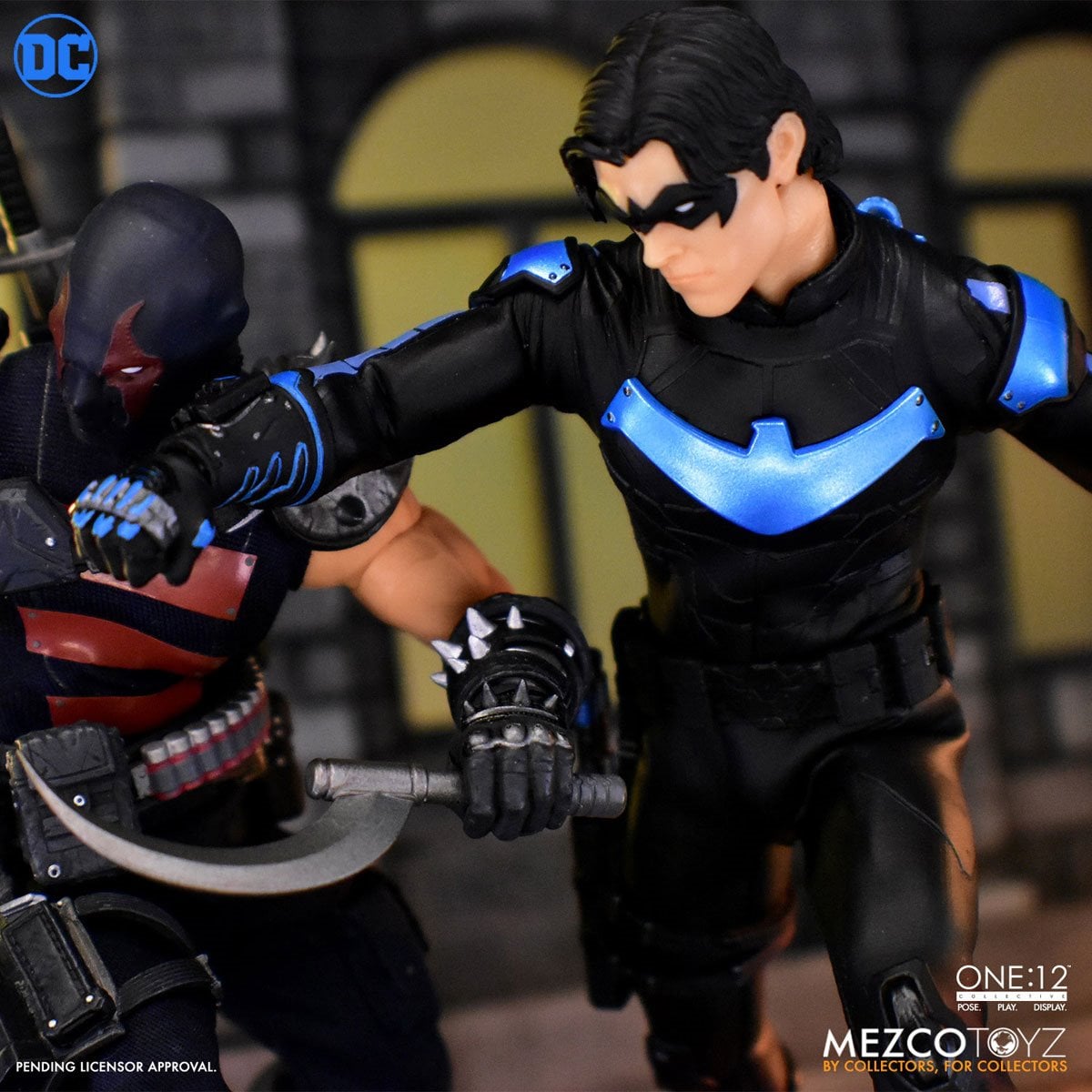 Mezco Nightwing One:12 Collective Action Figure