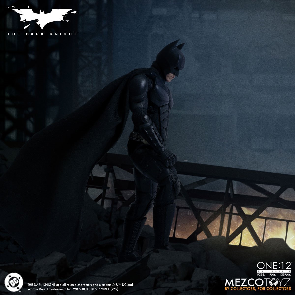 Mezco The Dark Knight Batman One:12 Collective Action Figure